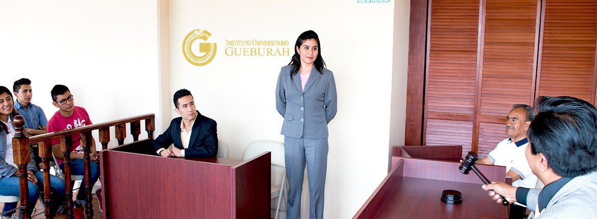 Estudia licenciatura en derecho en Puebla